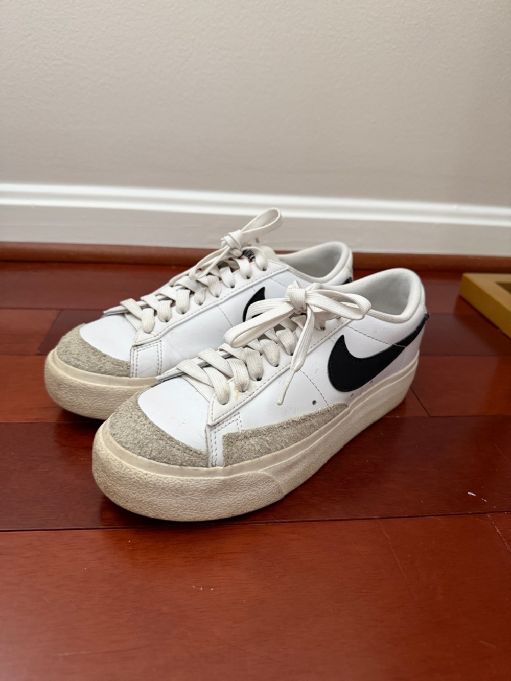 Nike Blazers women’s size 6